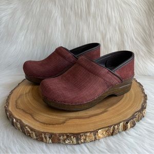 Dansko leather clogs LIKE NEW